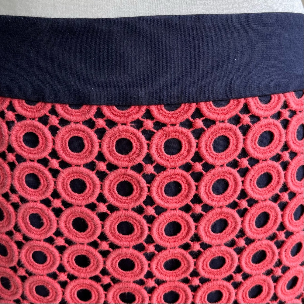 •LOFT• Crochet Lace Skirt In Navy and Salmon - Size 10 - Picture 3 of 7